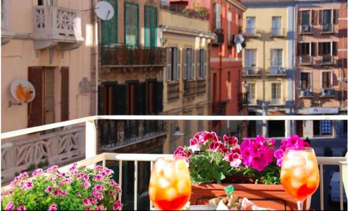 Centro Storico Via Sassari Accommodation Cagliari Exteriér fotografie